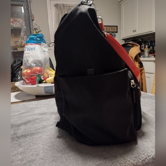 Baggallini Voyage Convertible Backpack - Picture 8 of 11